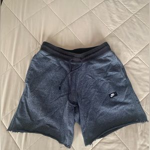 Nike frayed hem shorts Size Medium